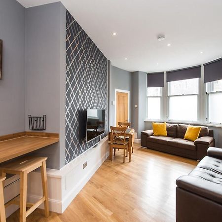Castle Apt, Modern, Central Эдинбург Экстерьер фото